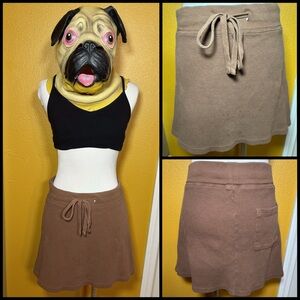Comfy Cute, BRANDY MELVILLE skirt!!